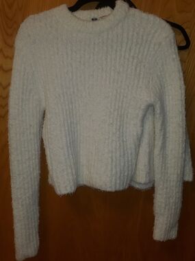 H&M Cream Ribbed Crewneck Sweater